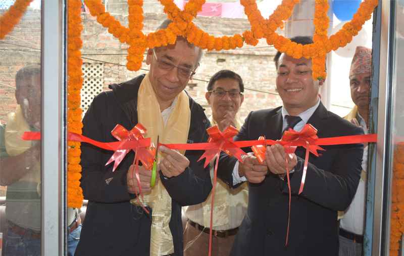 सगरमाथा इन्स्योरेन्सले एकैदिन खोल्यो ९ ओटा शाखा, शाखाखोल्ने दौडमा बिमाक्षेत्रकै नया रेकर्ड