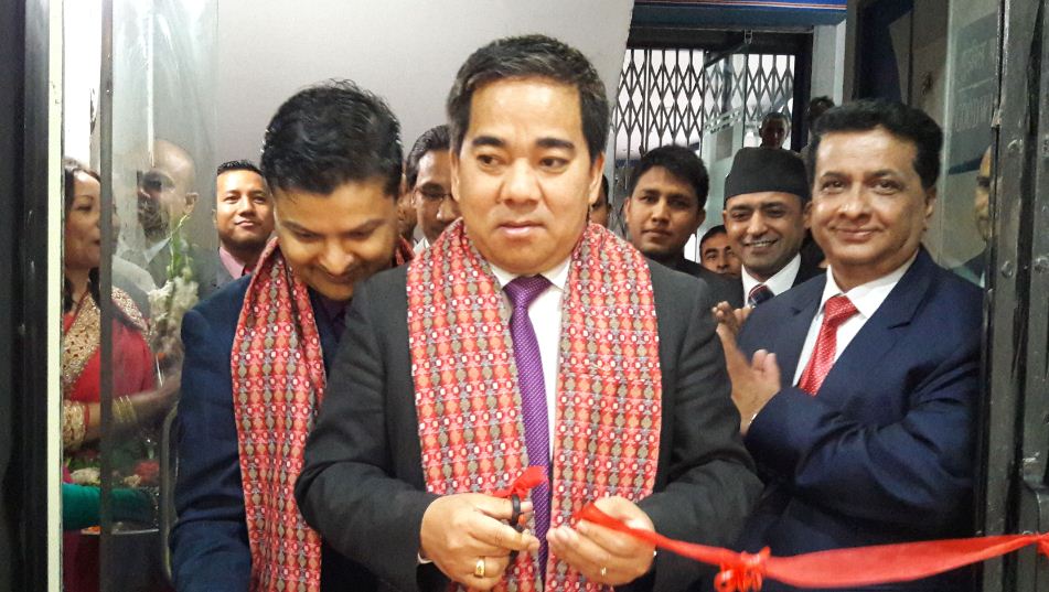 प्रभु लाइफ इन्स्योरेन्सका एकै दिन चार शाखा सञ्चालनमा, सर्वसाधारणका लागि शेयर निष्काशन कहिले