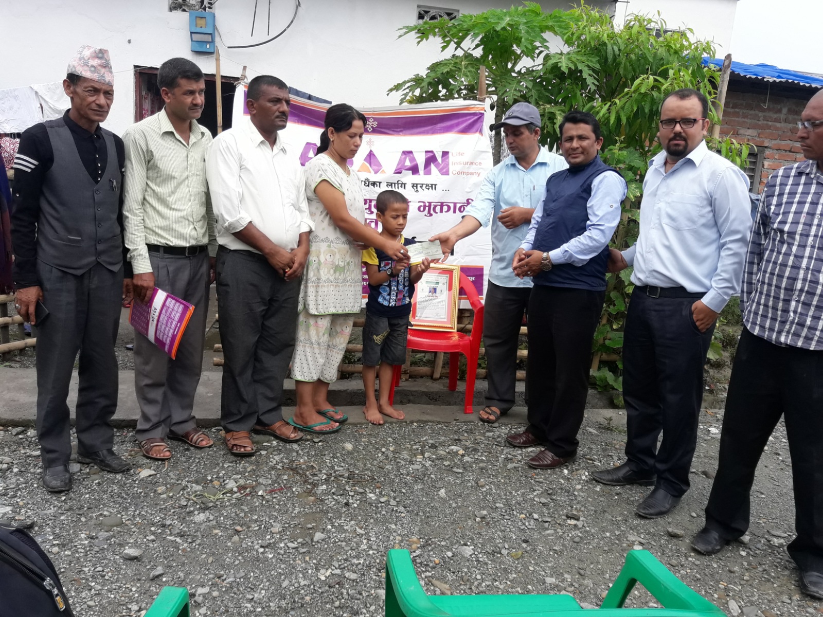 एशियन लाईफ इन्स्योरेन्स विराटनगर शाखाले गर्यो घरमै गएर मृत्यु दाबी भुक्तानी