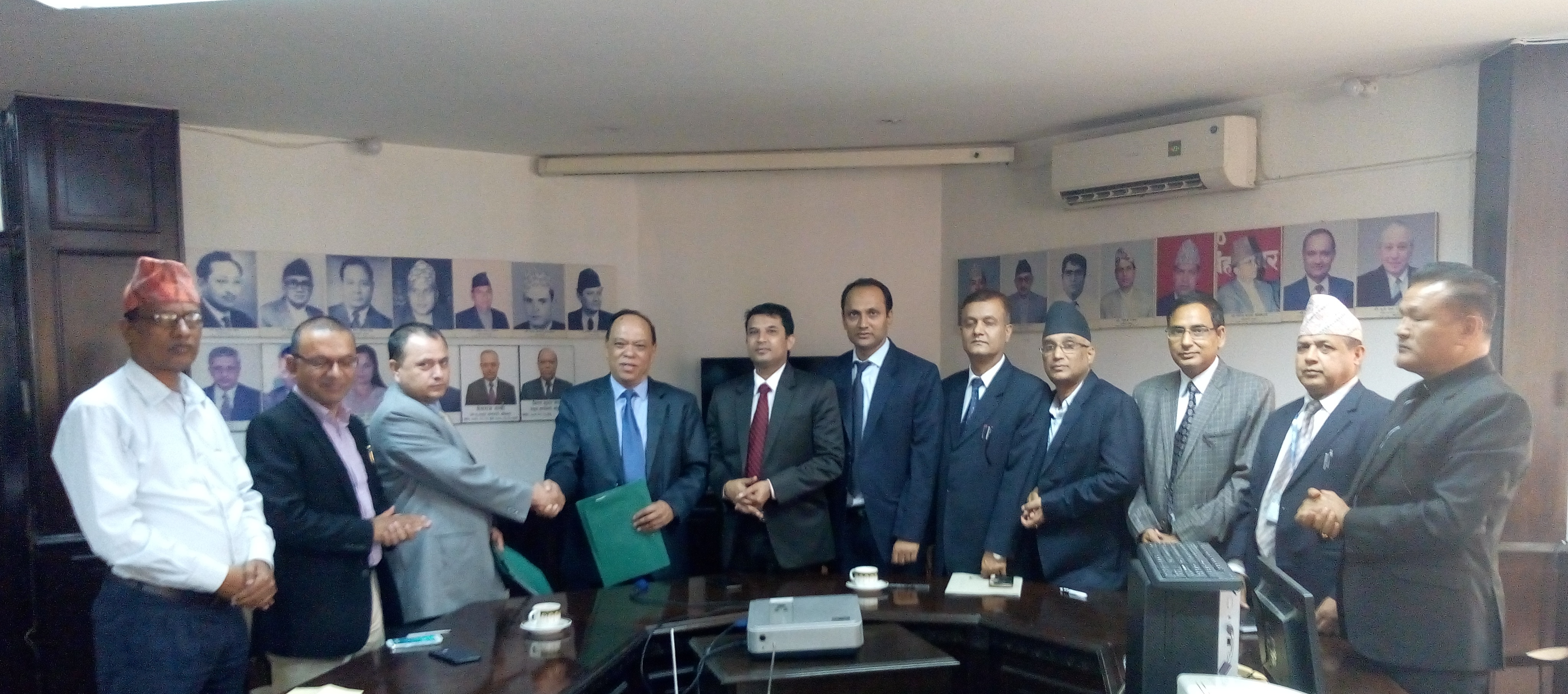 युनाइटेड इन्स्योरेन्स  र  वाणिज्य बैंकबीच सम्झौता