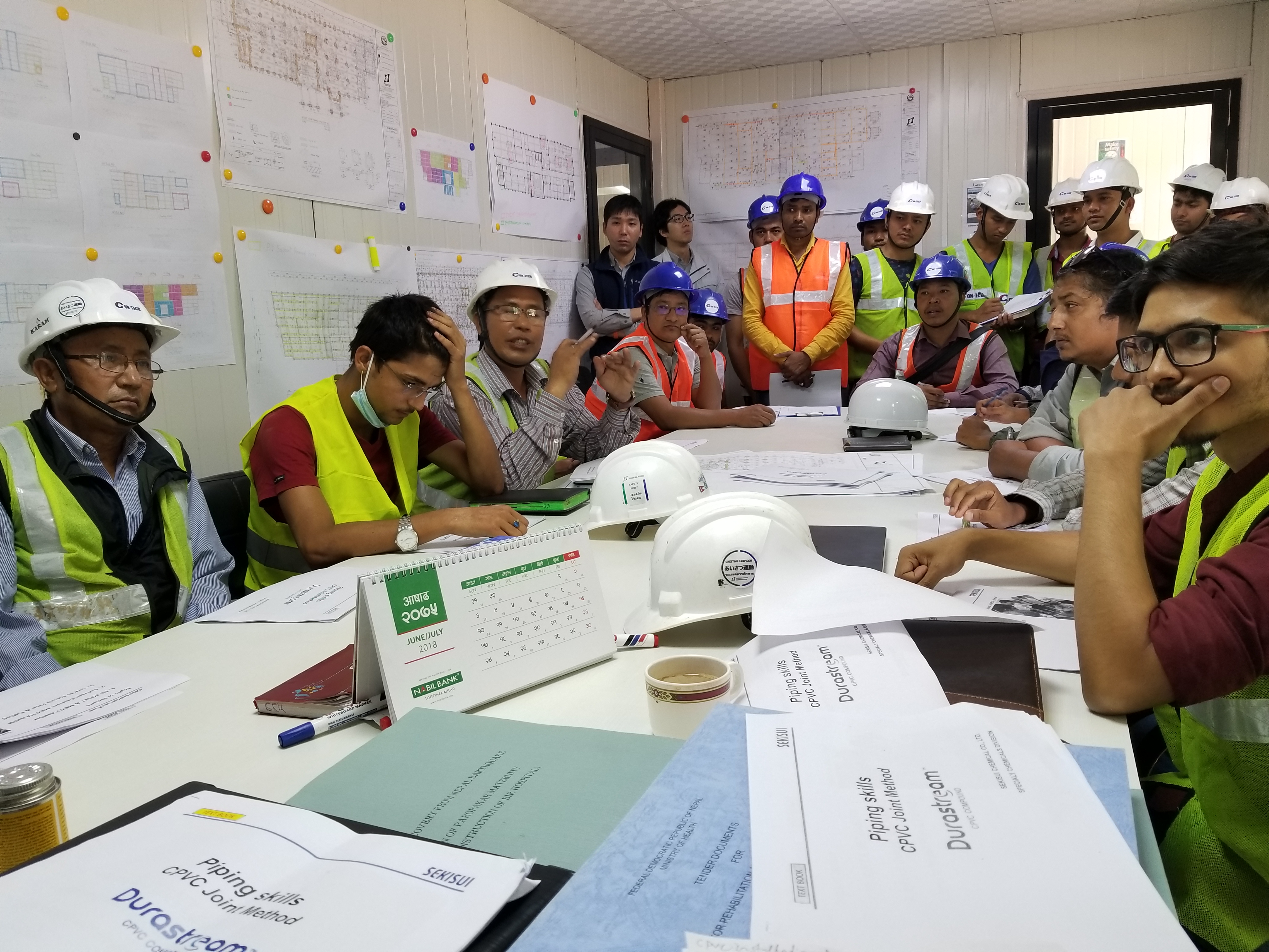 प्राविधिकलाई तालिम दिदै पञ्चकन्या ग्रुप