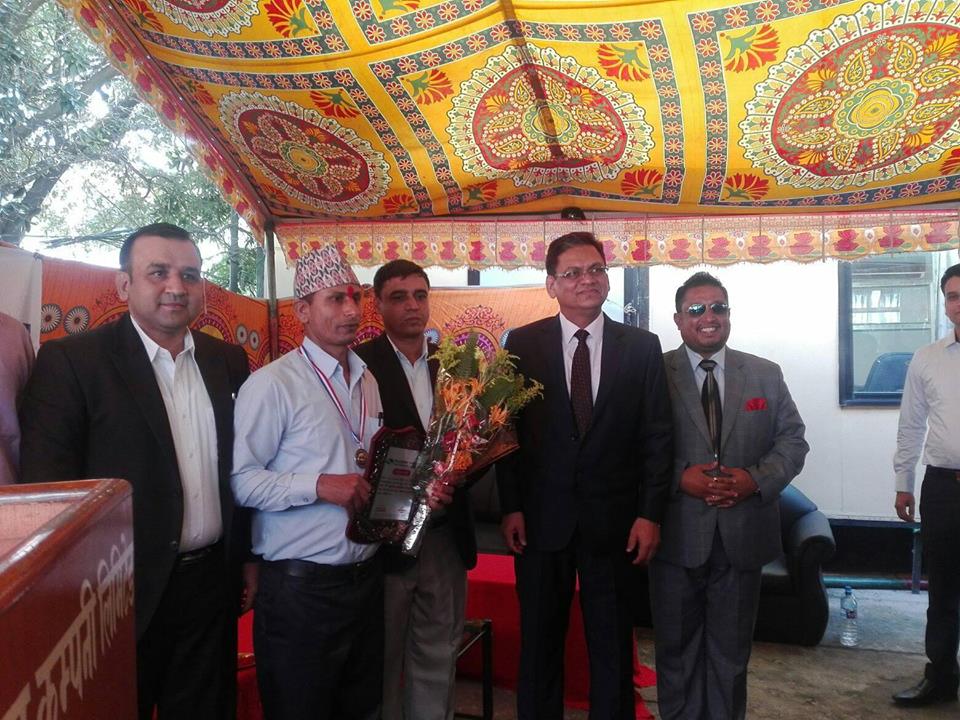 नेपाल इन्स्योरेन्स ७२ औँ वर्षमा प्रवेश, कार्यक्रमको अवसरमा कर्मचारी सम्मानित
