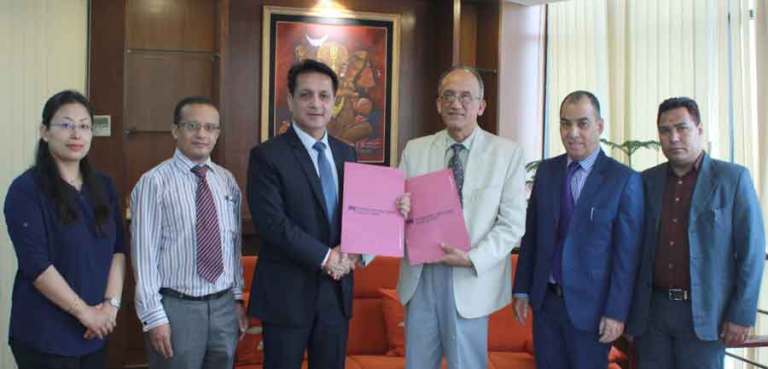 लुम्बिनी जनरल र माछापुच्छ्रे बैंक बीच  बैंकास्योरेन्स सम्झौता