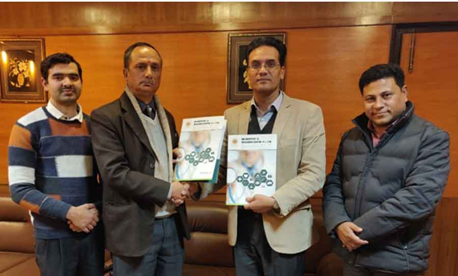 अजोड इन्स्योरेन्स र ओम हस्पिटलबीच क्यासलेस सम्झौता