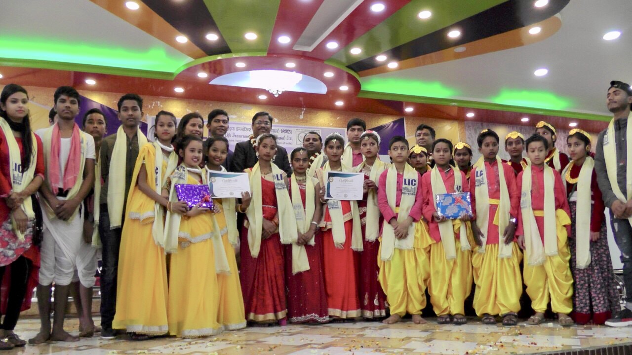 जनकपुरमा एलआईसीका अभिकर्ताहरु सम्मानित