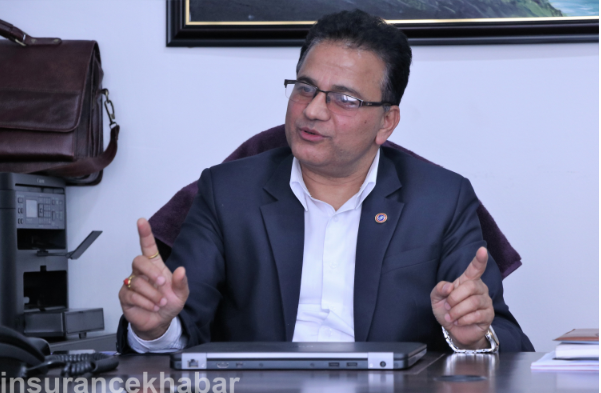 कम्पनीलाई बजार प्रतिस्पर्धी बनाउँछौ : डा. डिल्ली राज अर्याल, प्रमुख कार्यकारी अधिकृत,राष्ट्रिय बीमा कम्पनी
