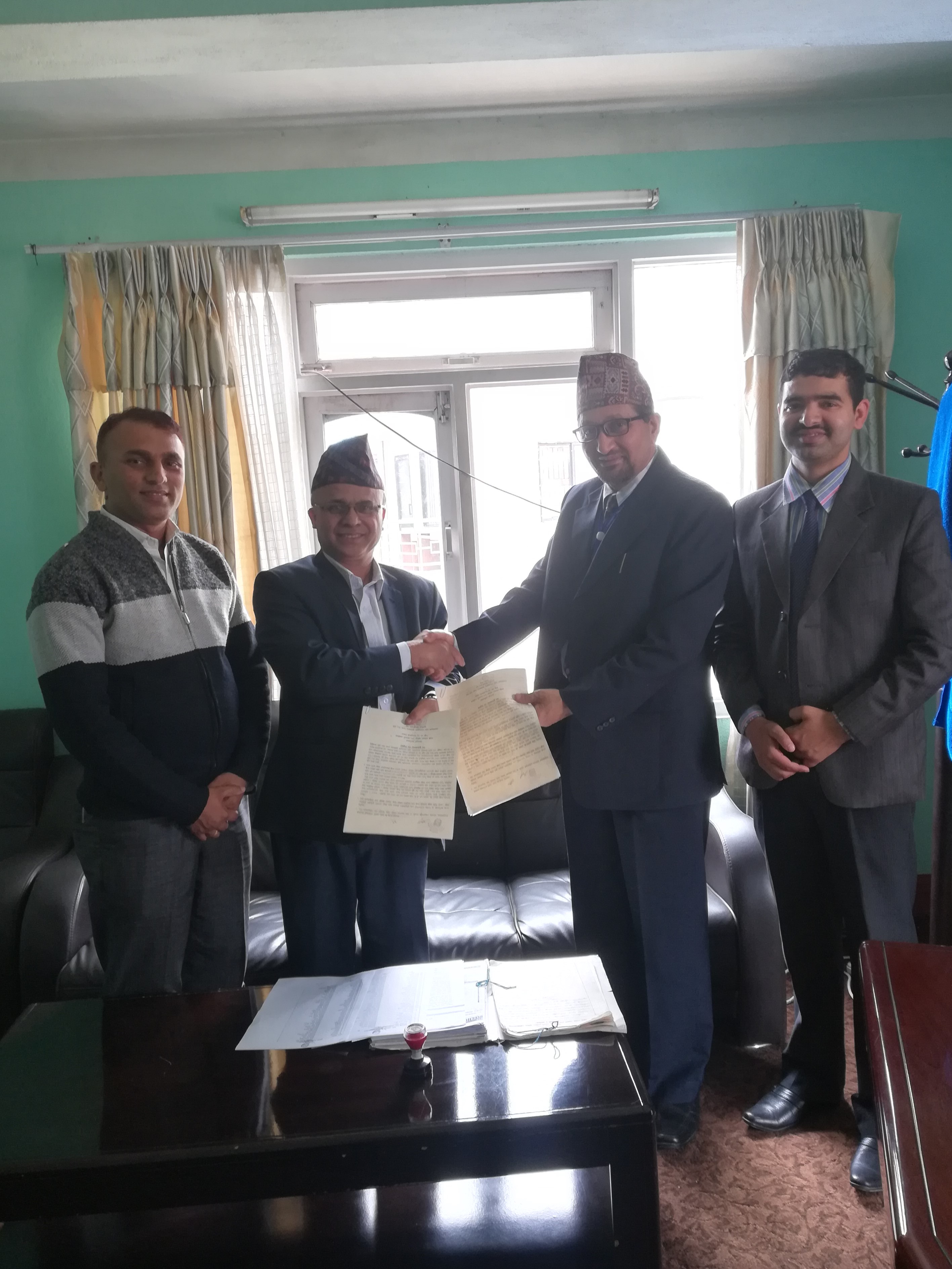 अजोड इन्स्योरेन्स र युवा तथा साना व्यवसायी स्वरोजगार कोष सचिवालय बीच बीमा सेवा प्रदान गर्ने सम्झौता