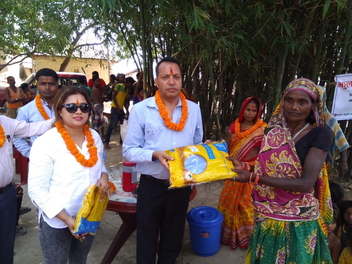 सूर्या लाईफद्वारा मुसहर वस्तीमा झूल वितरण