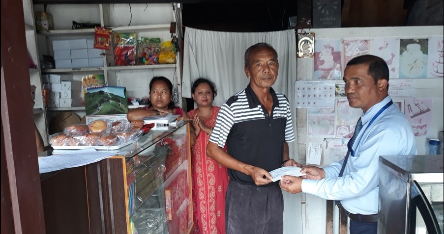 गण्डकी विकास बैकद्धारा मृतकको परिवारलाई बीमा दावी रकम भूक्तानी