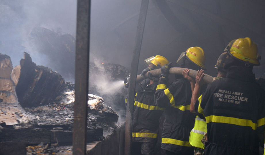 १० करोडको मेशिन र कच्चा पदार्थ खरानी, दमकल पुग्नै एक घण्टा, आजै बीमा दावी भुक्तानी प्रक्रिया सुरु