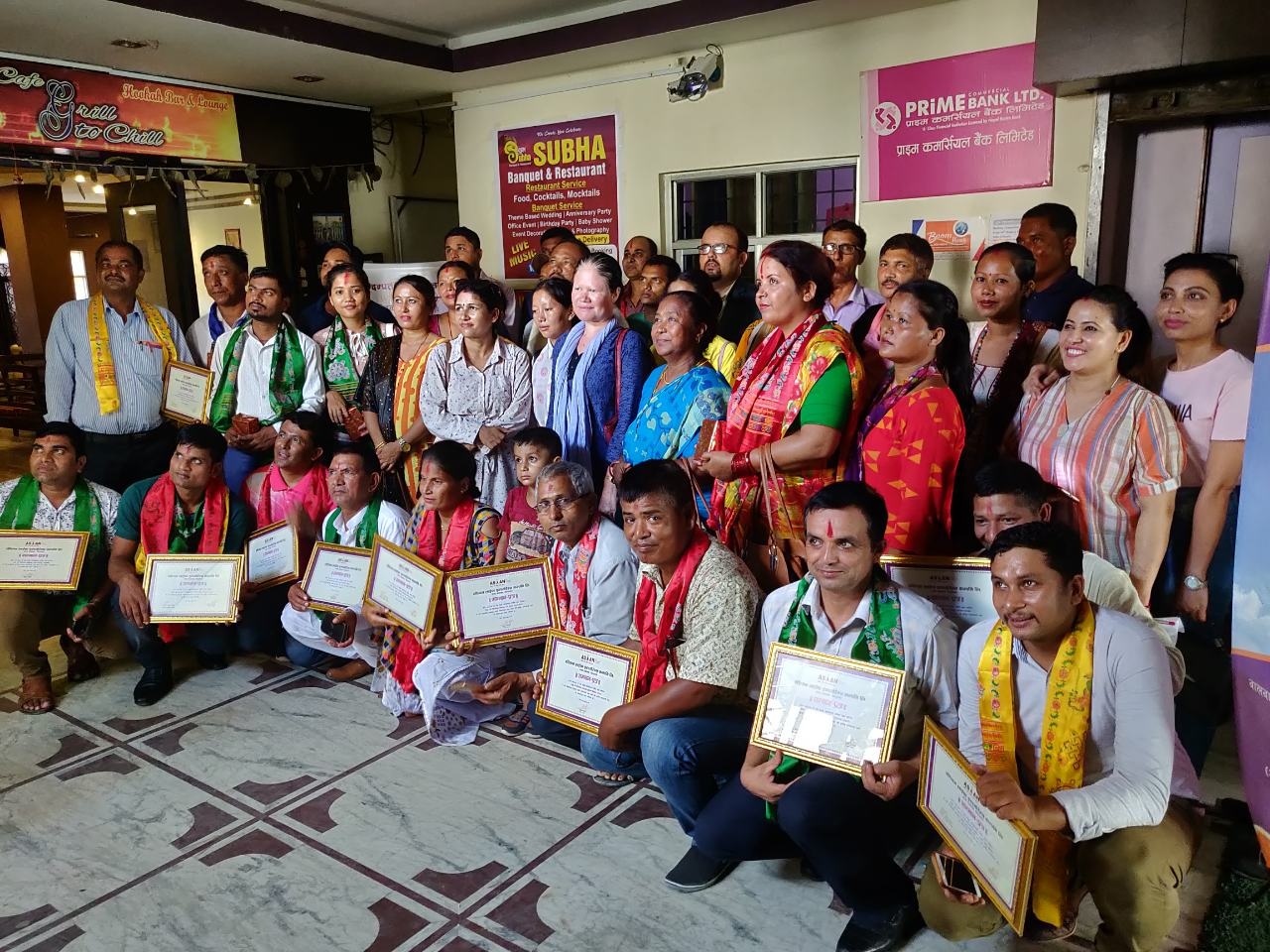 एशियन लाइफद्धारा विराटनगरका अभिकर्ता सम्मानित