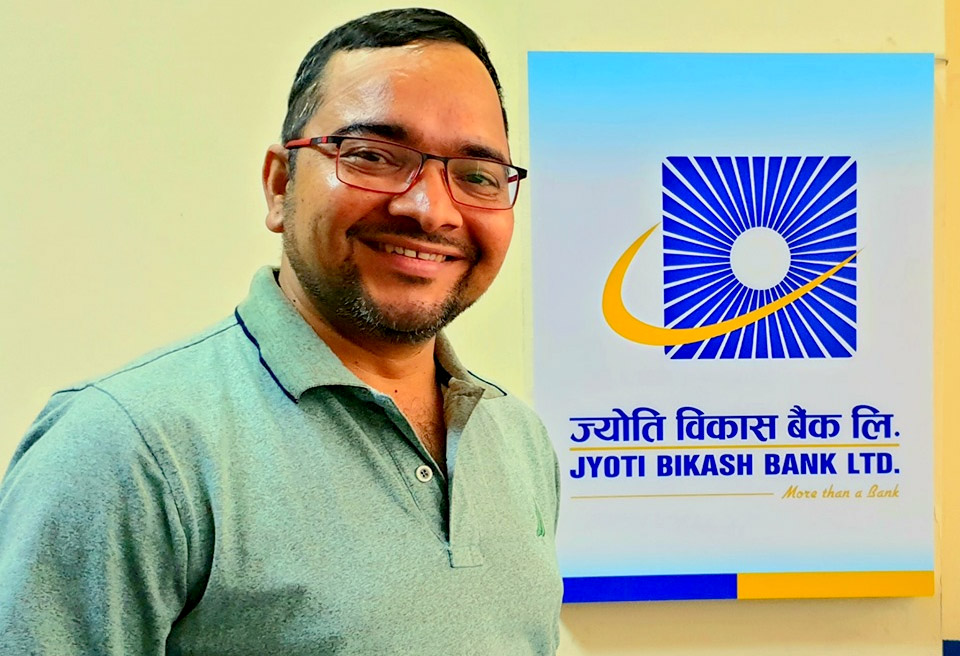 दशैं, नयाँ नोट, नोटको आयु र बैंकरको तनाव