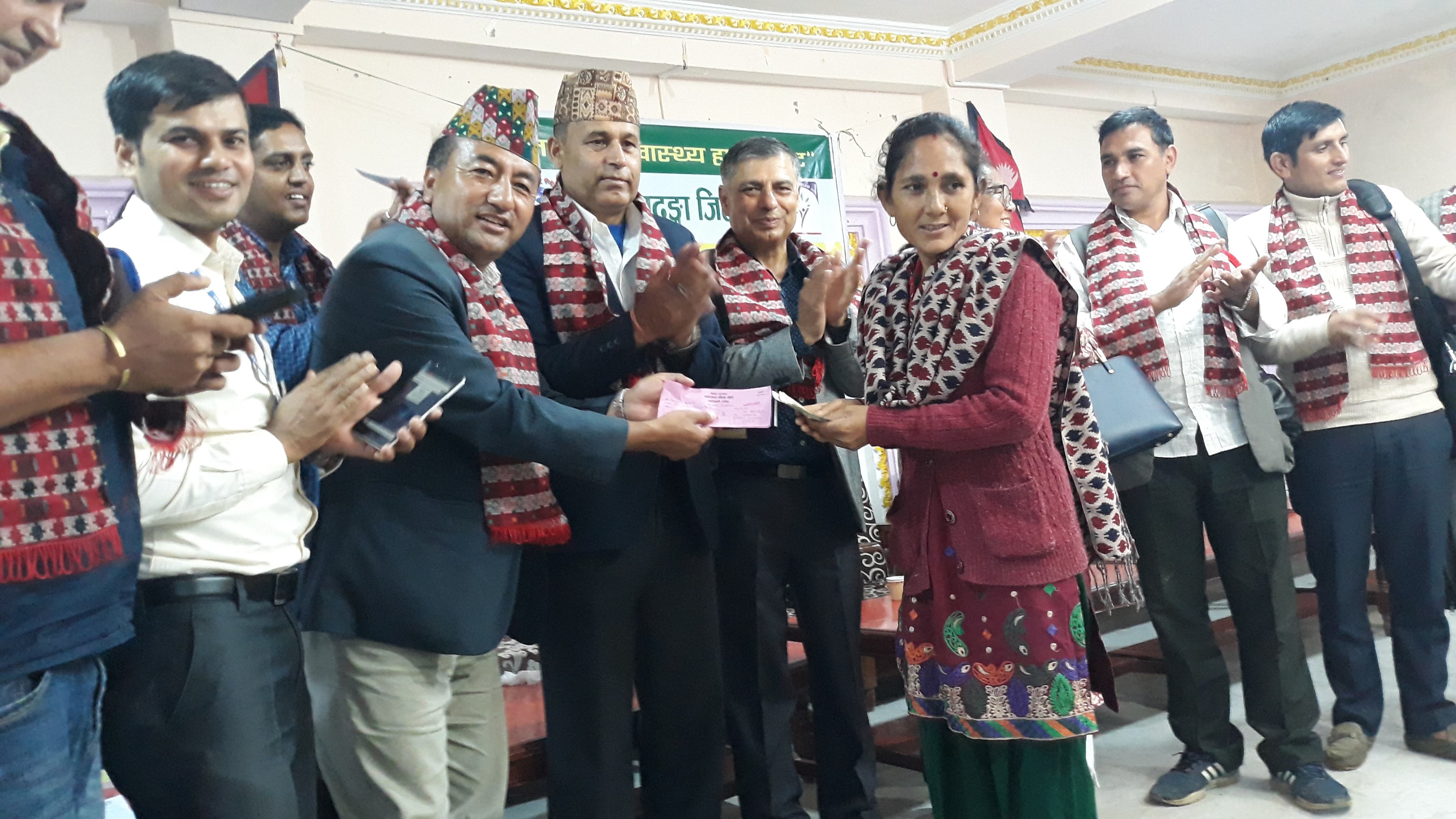 स्वास्थ्य बीमा कार्यक्रम प्रभावकारी बन्दै, ओखलढुंगामा पनि शुरु