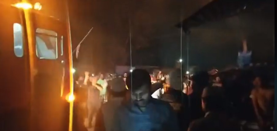 मध्य रातमा नेपालगन्जका आधा दर्जन पसलहरुमा आगोलागी, करोडभन्दा बढि क्षति