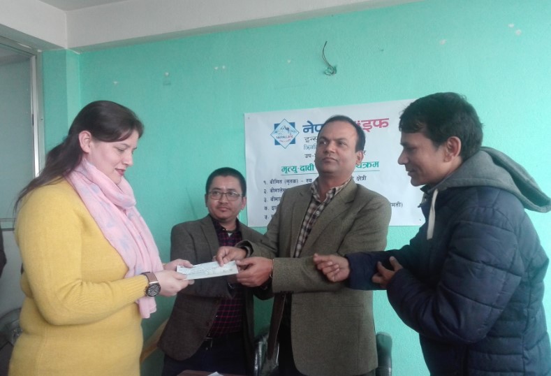 पोर्चुगलमा मृत्यु भएका बस्नेतका परिवारलाई नेपाल लाइफद्धारा नौ लाख भुक्तानी