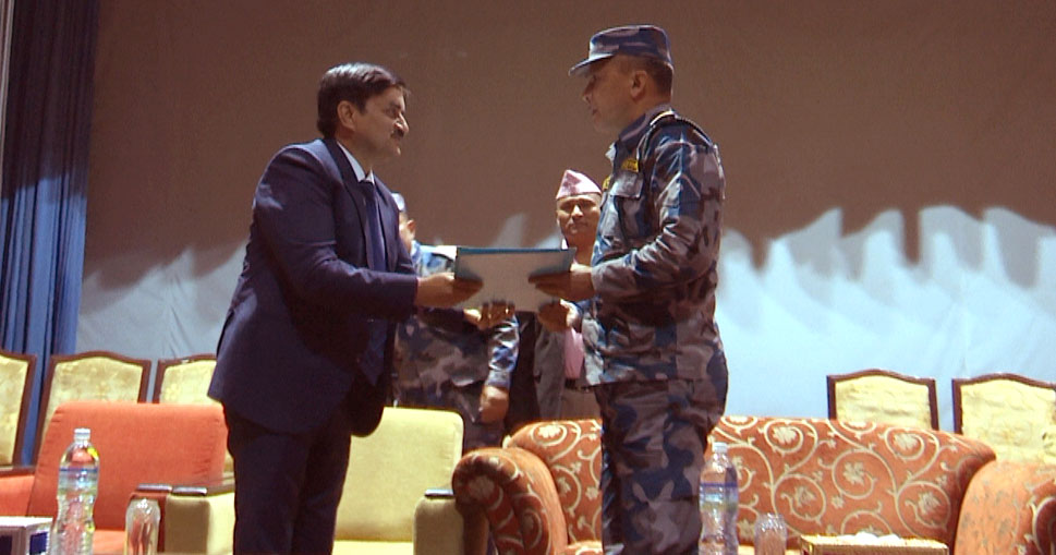 सशस्त्र प्रहरीका गोताखोरहरुको निःशुल्क दुर्घटना बीमा