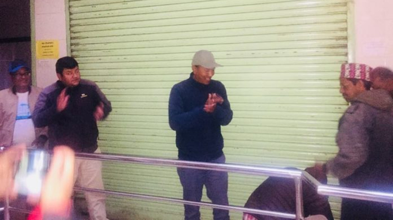 सगरमाथा इन्स्योरेन्सको दोलखास्थित शाखा कार्यालय दुई दिनदेखि आन्दोलनकारीको नियन्त्रणमा