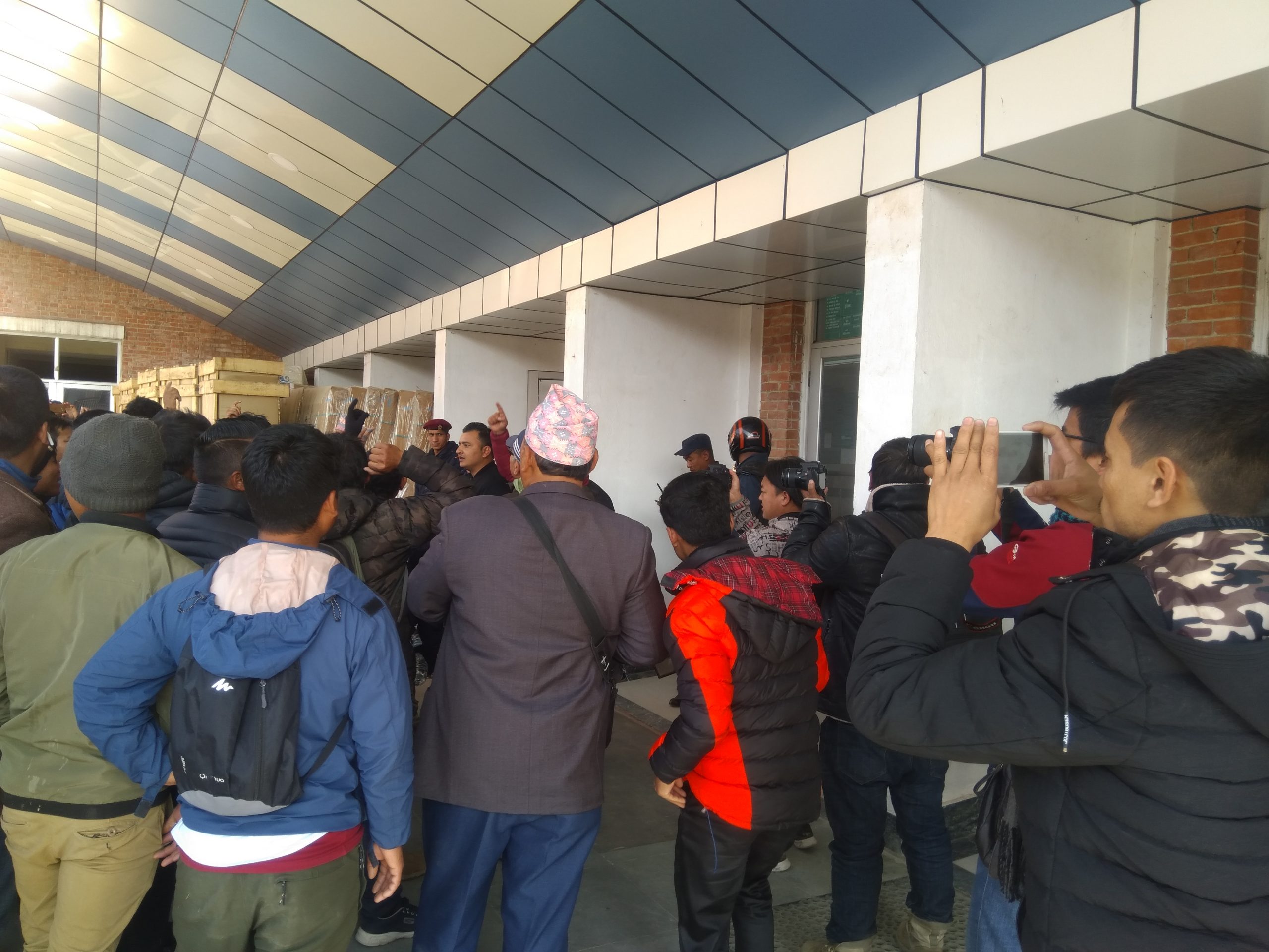 सुत्केरीकाे मृत्युपछि नेपाल मेडिकल कलेजमा तनाव