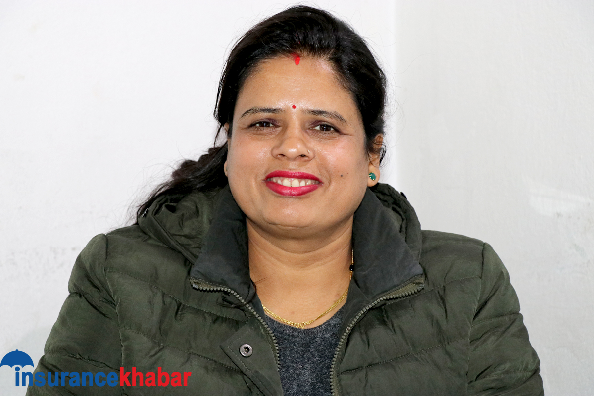 राष्ट्रिय बीमा संस्थानबाट अभिकर्ता बनेकी अम्बिका यूनियन लाइफमा जम्दै
