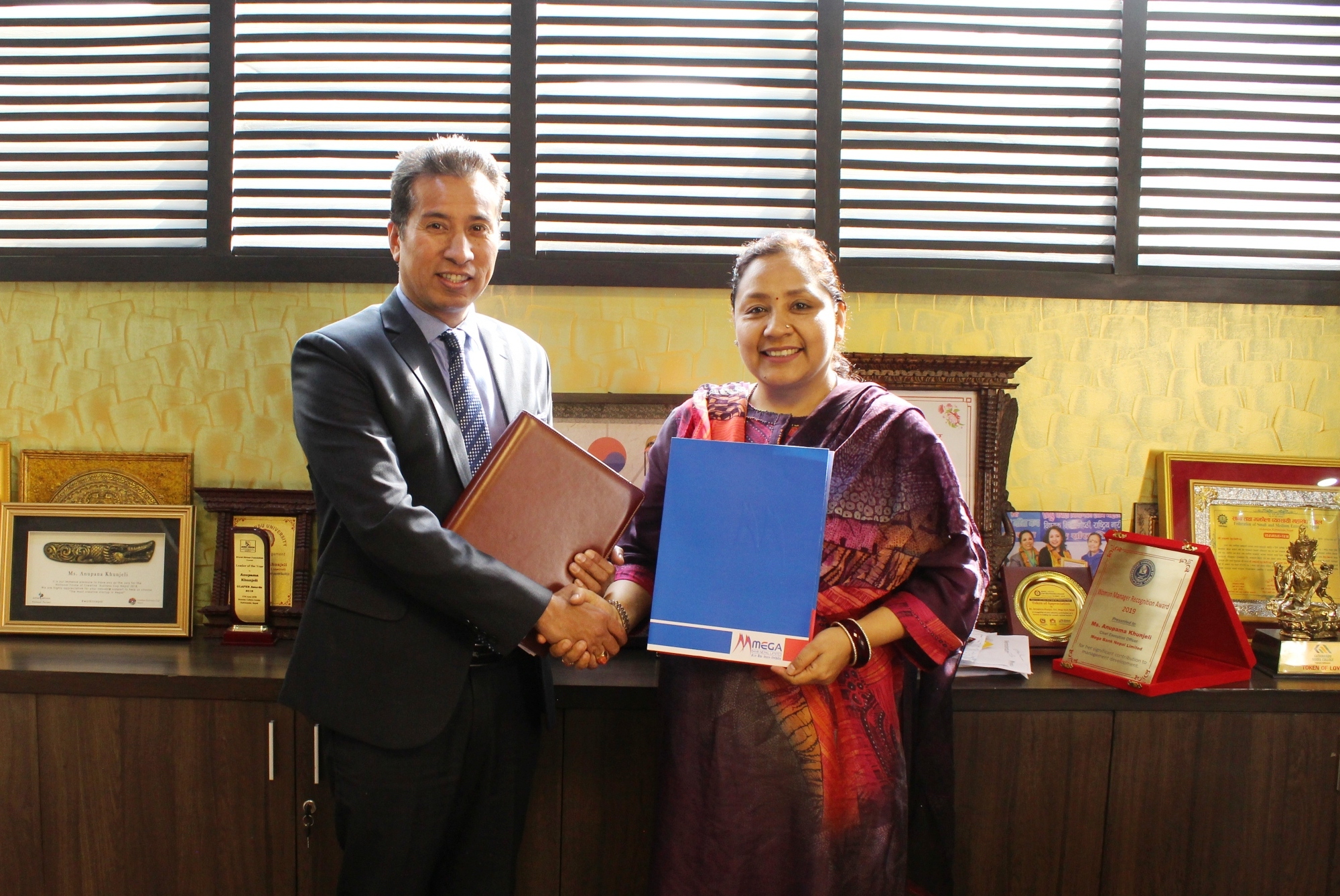 मेगा बैंकले दोहा बैंकबाट दुई अर्ब ऋण ल्याउने, तरलता अभावमा राहत