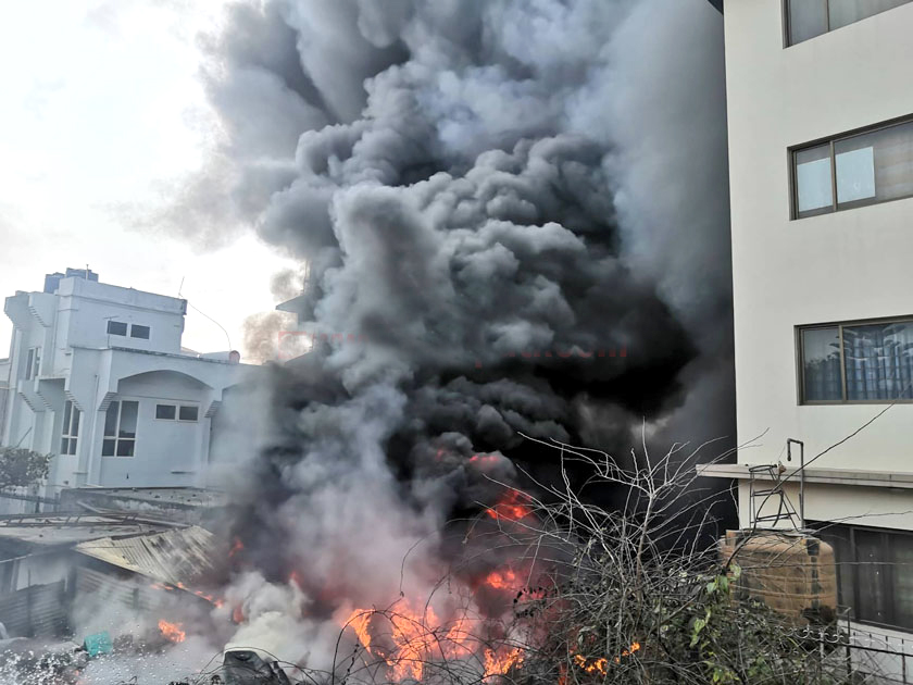 ललितपुरको पुल्चोकमा भिषण आगलागी, एक जनाको जीवित उद्धार