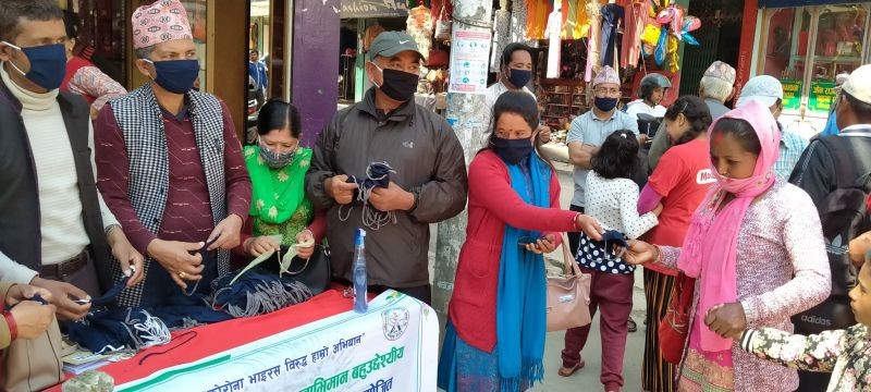 सहकारी संस्थाद्धारा निःशुल्क मास्क वितरण