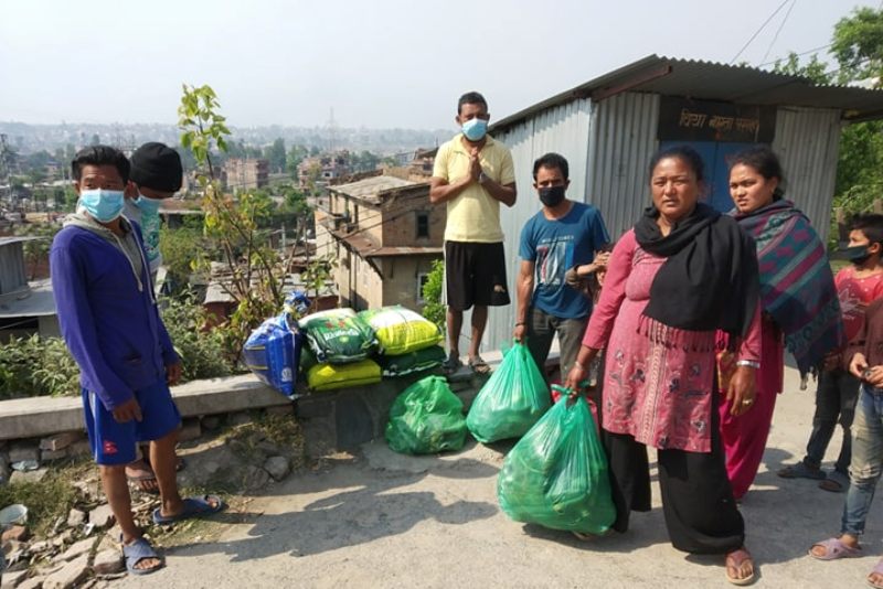 मिर्मिरे लघुवित्त र शाकाहारी पाटीको संयुक्त पहलमा ज्यालादारी मजदुरलाई सहयोग