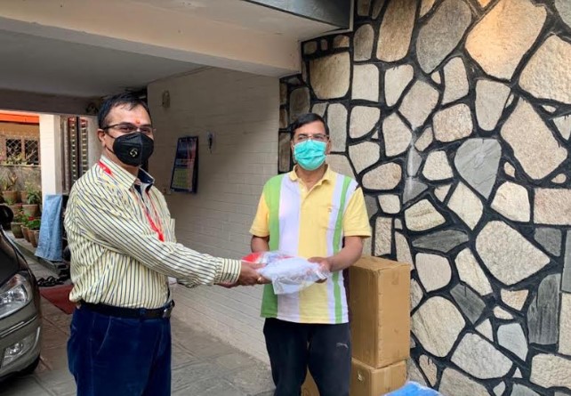 सनराइज बैंकद्धारा मुसिकोट नगरपालिकालाई पिपिई हस्तान्तरण