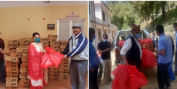 प्रभु लाइफ इन्स्योरेन्सद्धारा प्यूठानका अस्पतालहरुमा पीपीई हस्तान्तरण