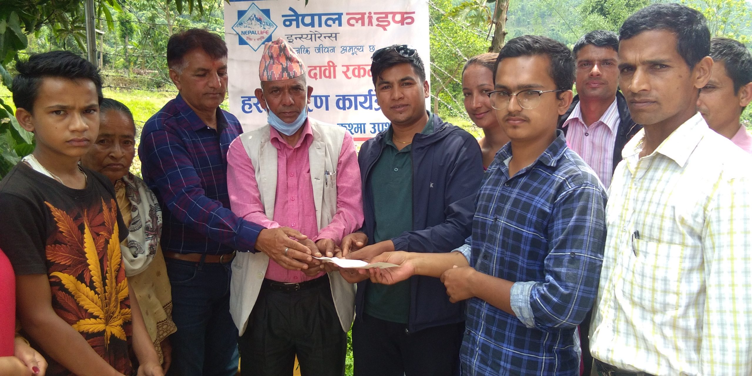 नेपाल लाइफद्वारा पर्वतमा ७ लाख मृत्यु दाबी भुक्तानी