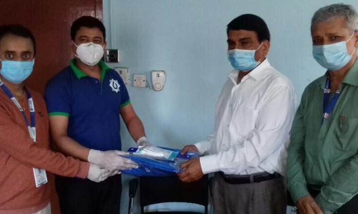 बैंक अफ काठमाण्डूद्धारा वीर अस्पताललाई पीपीई हस्तान्तरण