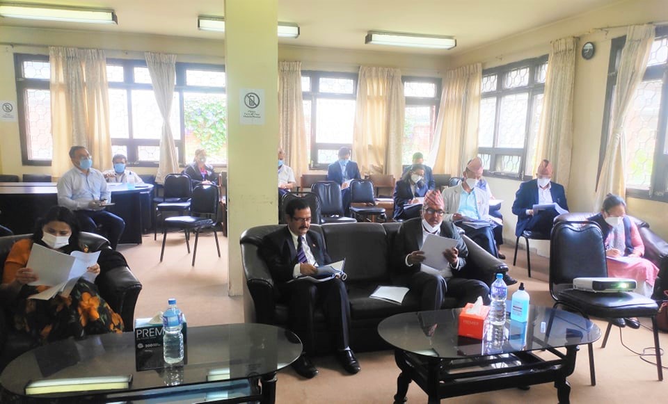 अर्थ समितिको टोली धितोपत्र बोर्डमै पुगेर गर्यो सामूहिक छलफल
