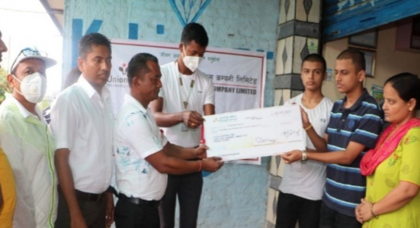 युनियन लाइफद्धारा बीमा दाबी भुक्तानी