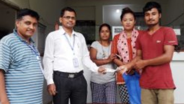 निर्धन उत्थान लघुवित्तले पिडित परिवारलाई गर्यो आर्थिक सहयोग