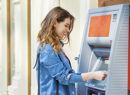 अब जुनसुकै एटिएम मार्फत पैसा निकाल्दा शुल्क नलाग्ने