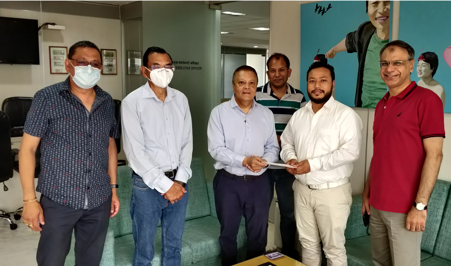 हिमालयन बैंकद्धारा सिद्धि स्मृति महिला तथा बाल अस्पताल एवं वृद्धाश्रमलाई सहयोग