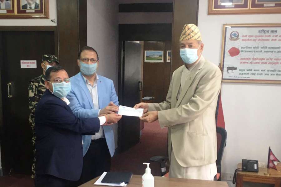 ग्रामीण विकास लघुवित्तद्धारा कोरोना रोकथाम तथा नियन्त्रण कोषमा आर्थिक सहयोग