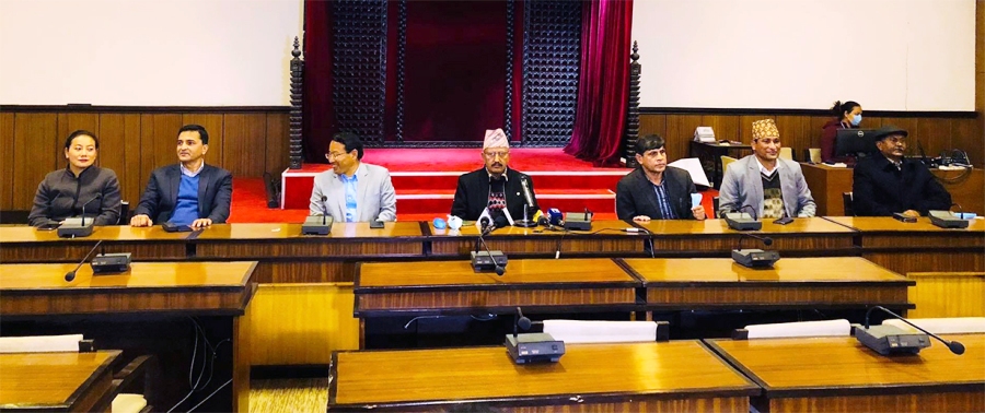 सात मन्त्रीद्वारा सामूहिक राजिनामा