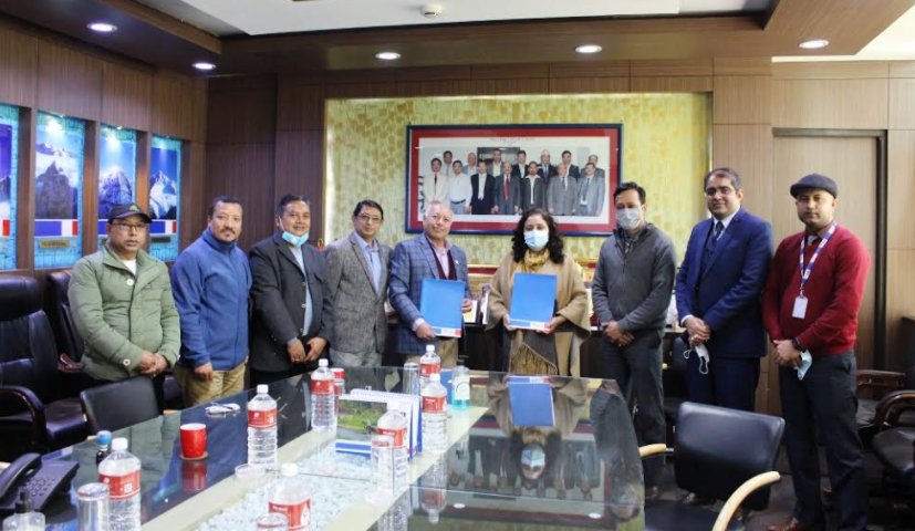 मेगा बैंकले सुनचाँदी महिला व्यवसायीलाई बिनाधितो ब्याज अनुदान कर्जा दिने