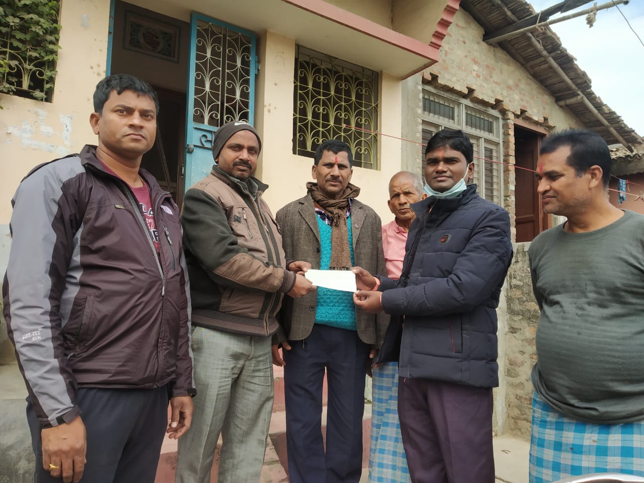 एशियन लाईफद्वारा बीमितको घरमै पुगेर मृत्यु दावी भुक्तानी