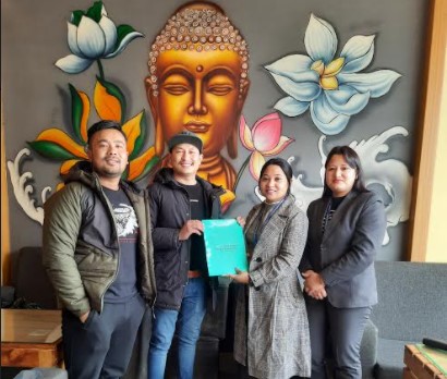 कुमारी बैंक र द बर्गर हाउस अण्ड क्रन्ची फ्राईड चिकेनबीच सहकार्य