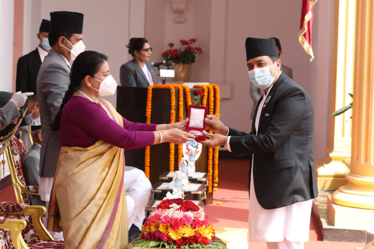 उद्यमी चन्द्र ढकाल कीर्तिमय राष्ट्रदीप विभूषणबाट सम्मानित