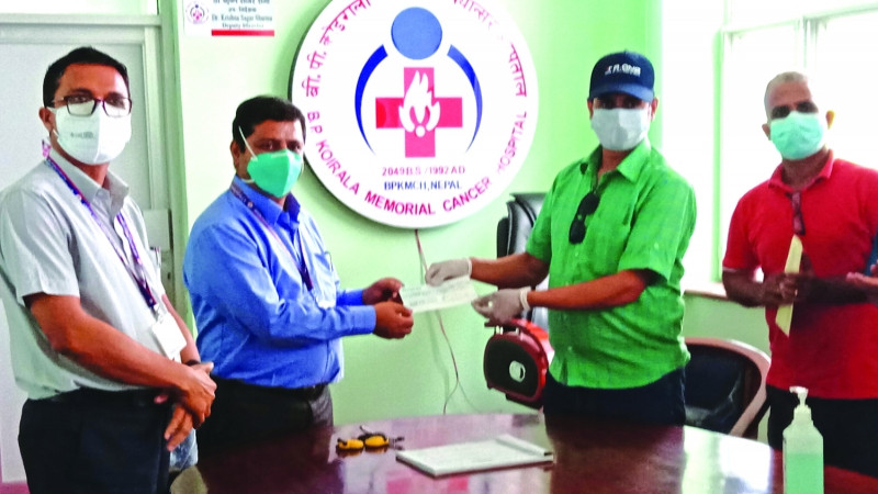 नारायणी डेभलपमेन्ट बैंकद्धारा कोभिड संक्रमितलाई स्वास्थ्य सामग्री सहयोग