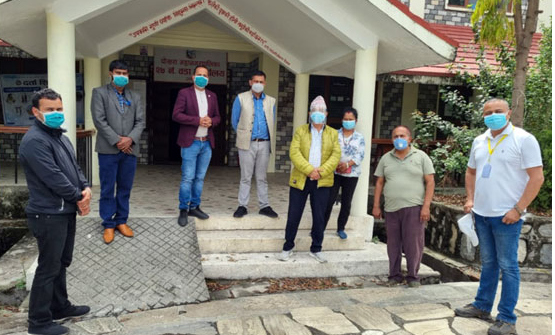 कोभिड डेडिकेटेड हस्पिटललाई मेगा बैंकले ३ लाख ५० हजार रुपैयाँ सहयोग गर्ने