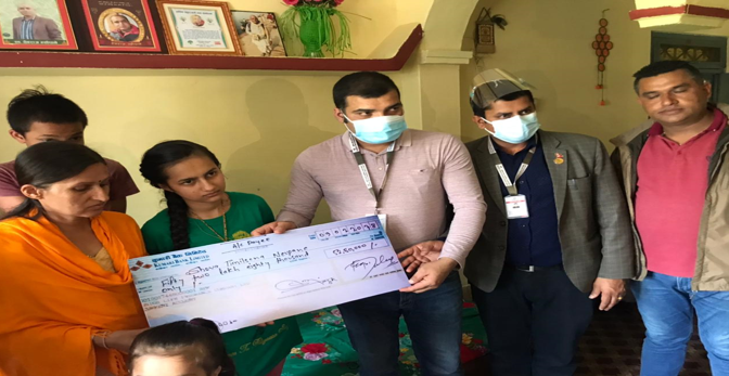 यूनियन लाइफद्धारा मृतकको परिवारलाई ५२ लाख ८० हजार रुपैयाँ मृत्यु दाबी भुक्तानी