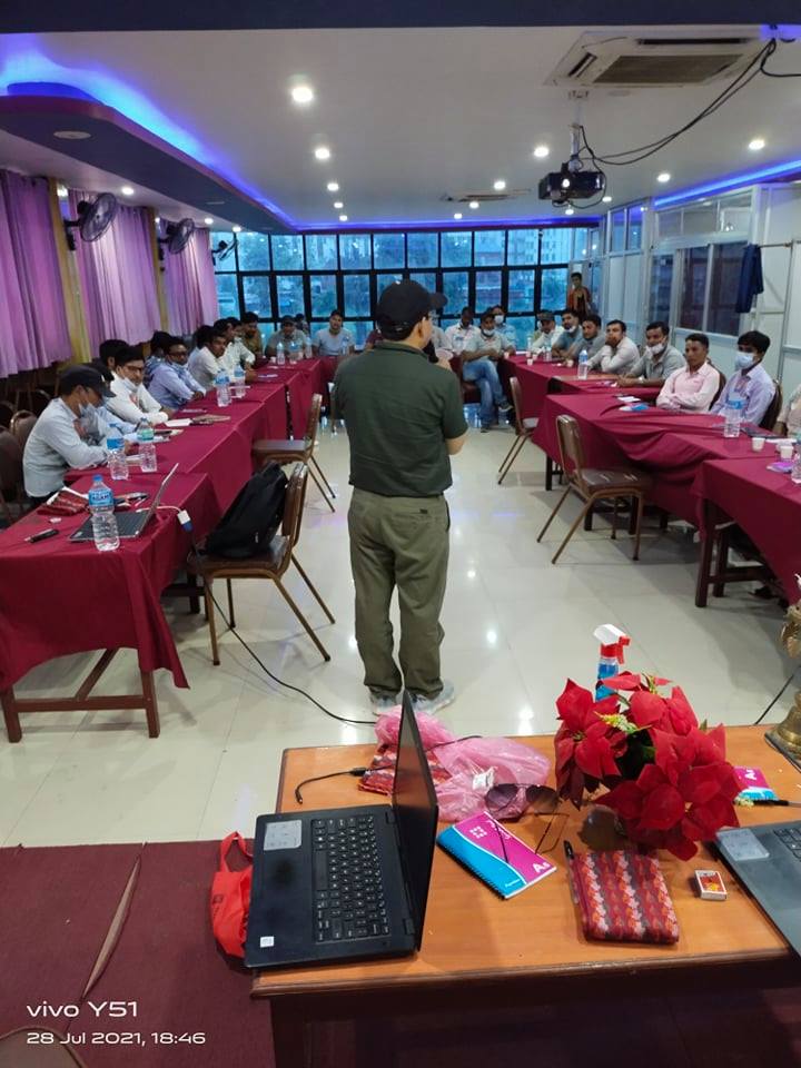 शाखा प्रमुखलाई मिर्मिरे लघुवित्तले दियो व्यवसाय प्रवद्र्धन तथा व्यवस्थापन तालिम