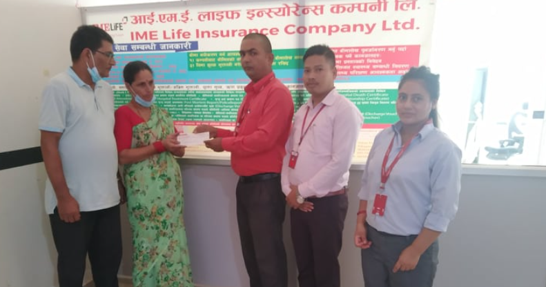 आइएमई लाइफद्धारा २० लाख ५२ हजार रुपैयाँ मृत्यु दावी भुक्तानी