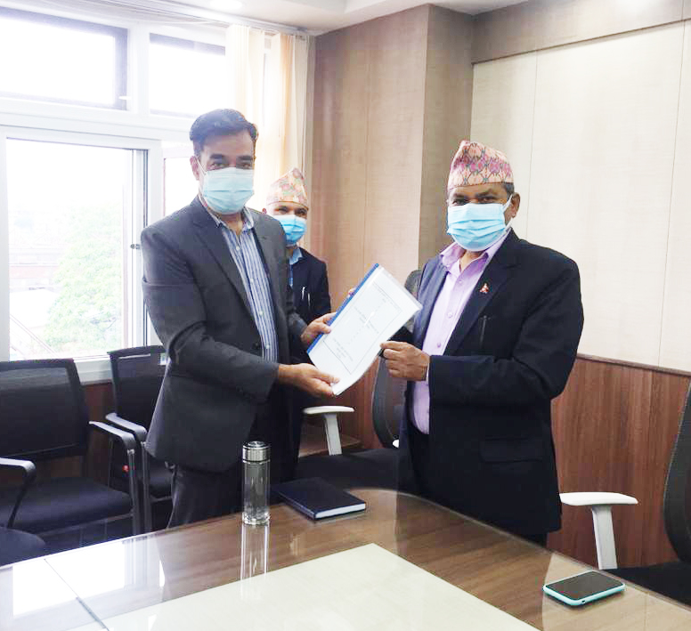 आगामी मौद्रिक नीतिको लागि नेपाल चेम्वर अफ कमर्सद्धारा गभर्नर समक्ष सुझाव प्रस्तुत