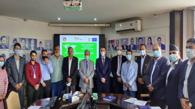 ऊर्जा बचतमा संलग्न ४ कम्पनीलाई राष्ट्रिय वाणिज्य बैंकले दियो अनुदान रकम