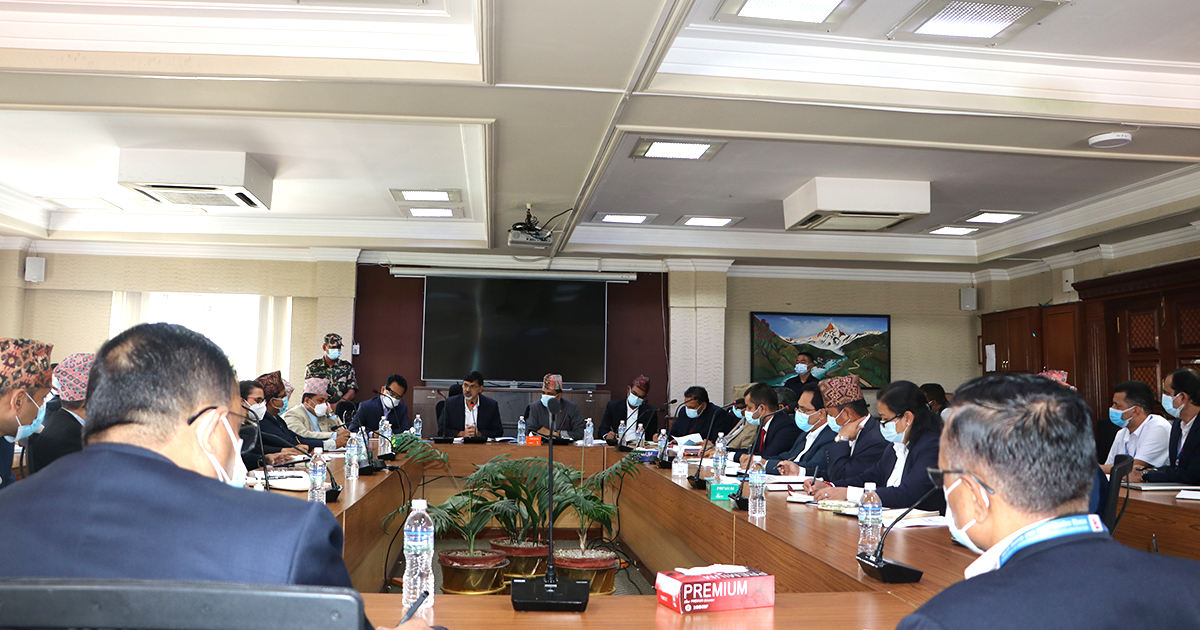 सूची तयार पारेरै तिव्र गतिमा काम गर्न सचिवहरुलाई अर्थमन्त्री शर्माको निर्देशन